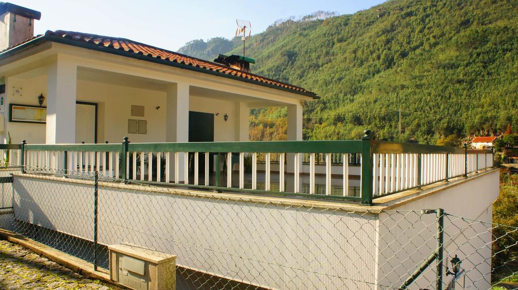 Appartement Casa Lola Principe à Gerês Extérieur photo